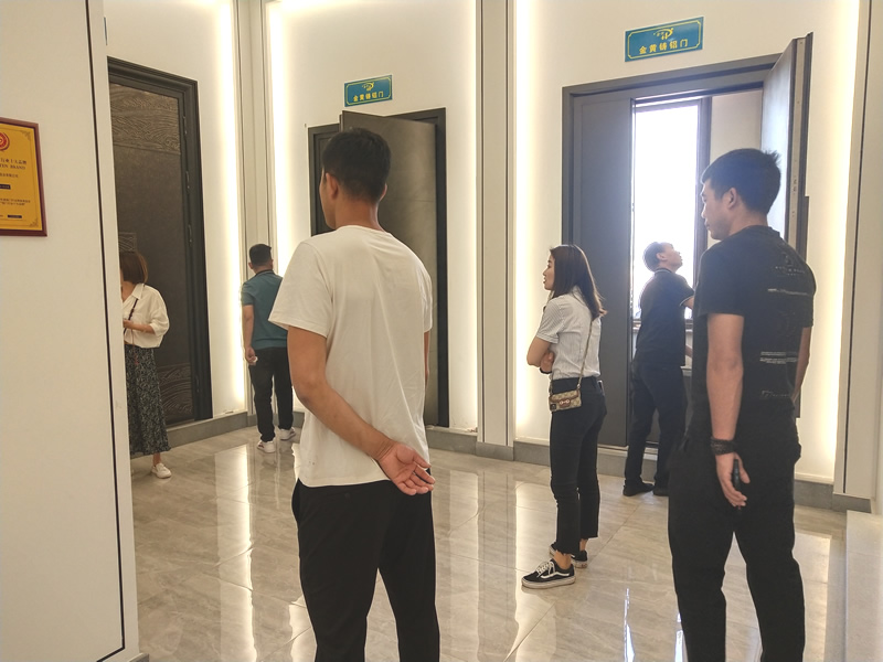 金黃制造2021年門博會公司豪華展廳現(xiàn)場